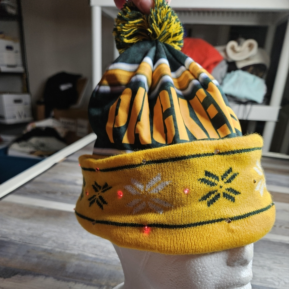 Green Bay Packers NFL Beanie football Light UP Green Yellow